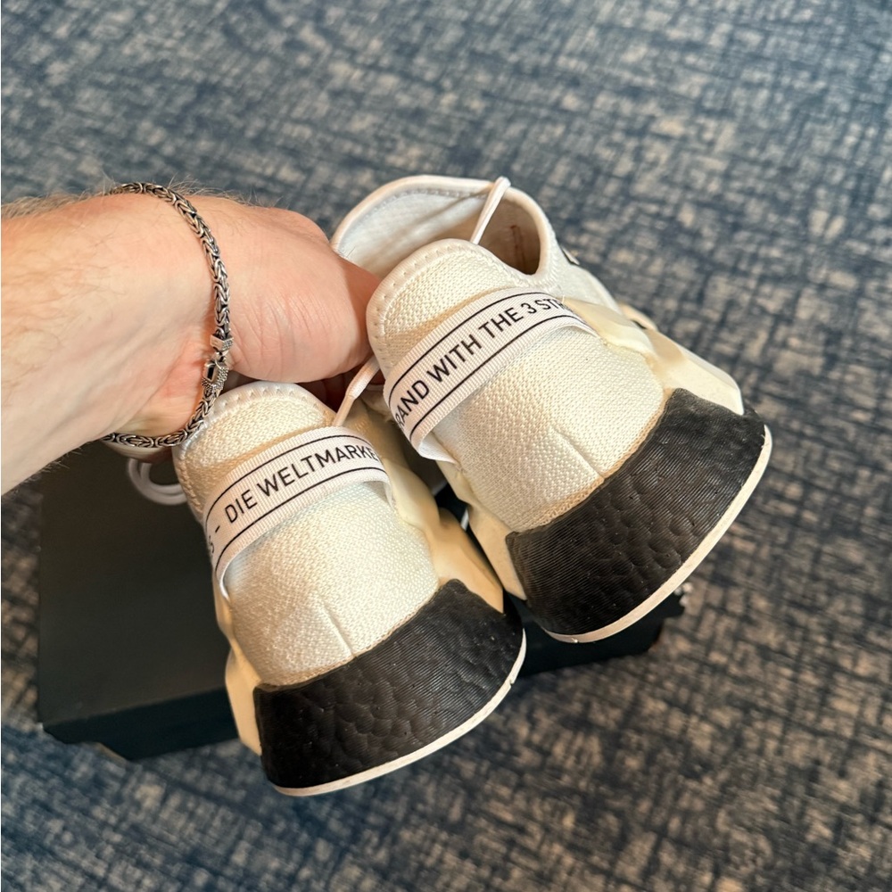 Adidas NMD R1 V2 - Picture 8 of 9